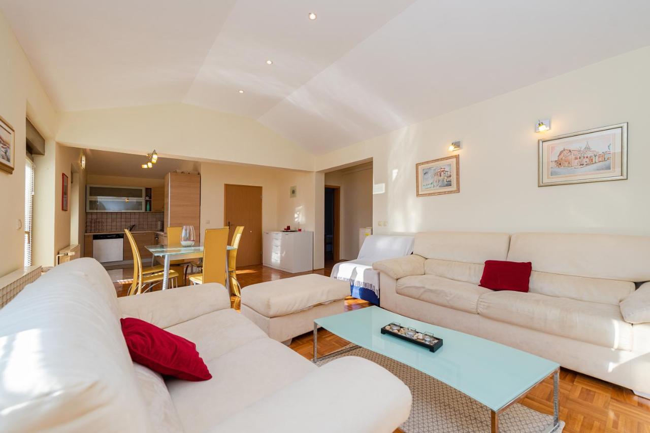 Vila Luna Apartments ザダル エクステリア 写真